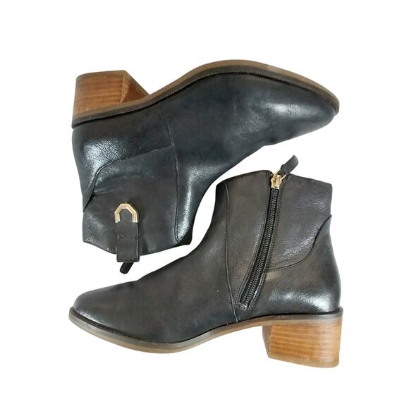 COLE HAAN! BLACK GENUINE LEATHER POINTY TOE, CHUNKY HEEL ANKLE BOOTS! SZ 6B - Picture 6 of 10